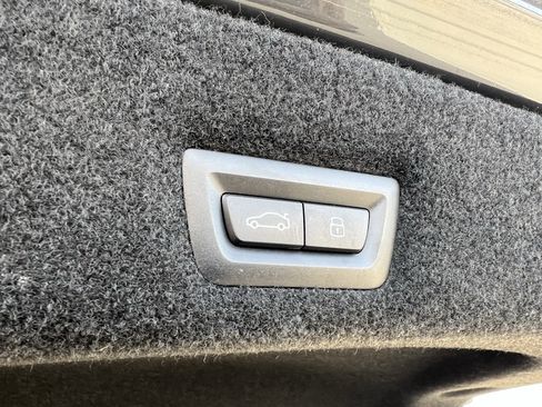 Used 2023 BMW 740i 740i w/ Executive Package image 36