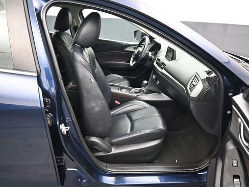 Used 2017 MAZDA MAZDA3 Touring image 39