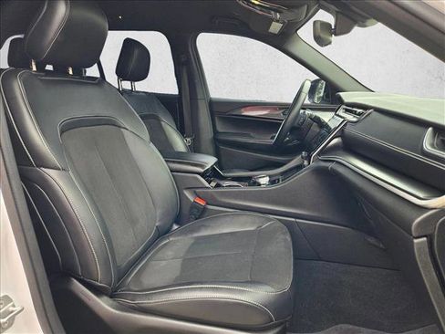 Used 2022 Jeep Grand Cherokee Altitude image 21