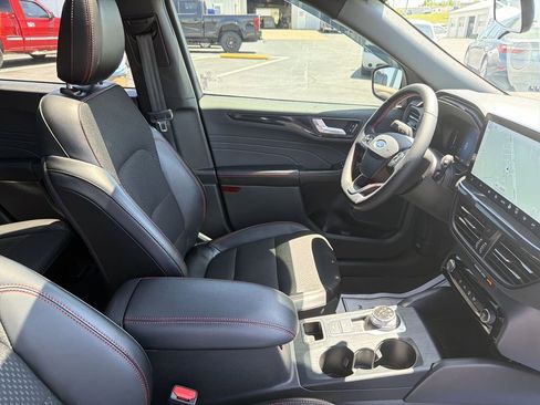 Used 2025 Ford Escape ST-Line w/ Tech Pack #1 AWD/4WD image 15