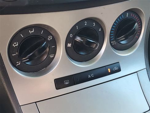 Used 2010 MAZDA MAZDA3 i Sport image 29