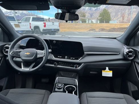 Used 2026 Chevrolet Equinox LT AWD/4WD image 22