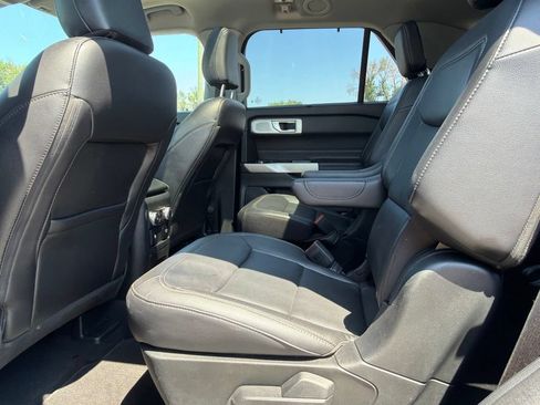 Used 2023 Ford Explorer Limited w/ Limited Technology Package AWD/4WD image 13