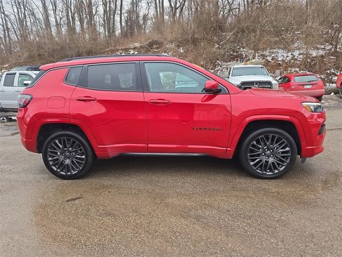 Used 2022 Jeep Compass Limited w/ (RED) Package image 3