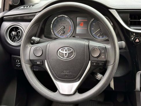 Used 2019 Toyota Corolla LE image 16