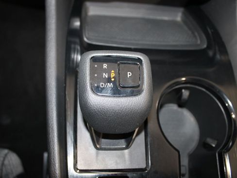 Used 2021 Nissan Rogue SV FWD image 40