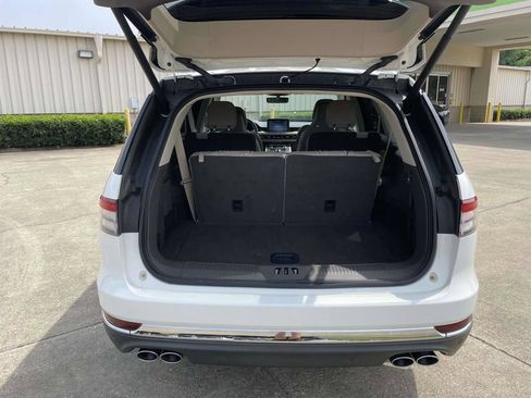 Used 2022 Lincoln Aviator Reserve w/ Equipment Group 201A AWD/4WD image 10