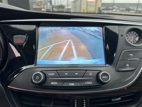 Used 2020 Buick Envision Essence image 18