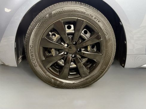 Used 2022 Toyota Corolla LE FWD image 14