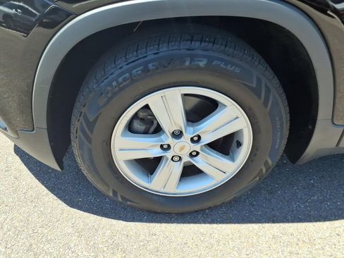 Used 2020 Chevrolet Trax LT w/ LT Convenience Package FWD image 9