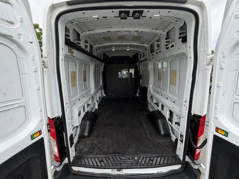 Used 2018 Ford Transit 250 148 High Roof RWD image 28