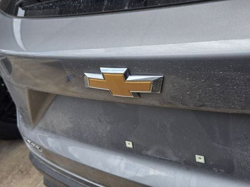 Used 2025 Chevrolet Trax LS w/ LS Convenience Package FWD image 9