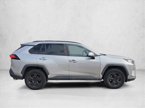 Used 2020 Toyota RAV4 XLE image 3