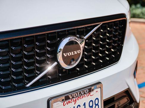 Used 2026 Volvo XC40 B5 Plus w/ Protection Package Premier image 13