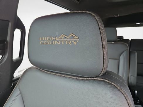 Used 2023 Chevrolet Tahoe High Country AWD/4WD image 32