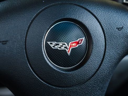 Used 2006 Chevrolet Corvette Coupe w/ Preferred Equipment Group image 65