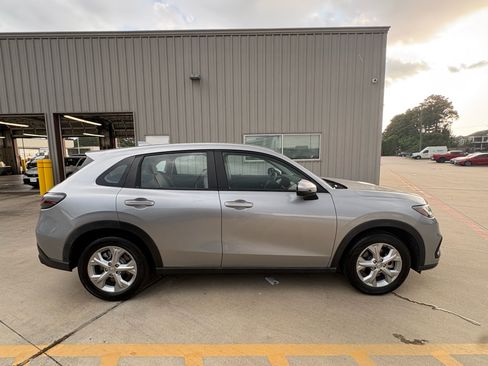 Certified 2025 Honda HR-V LX image 10