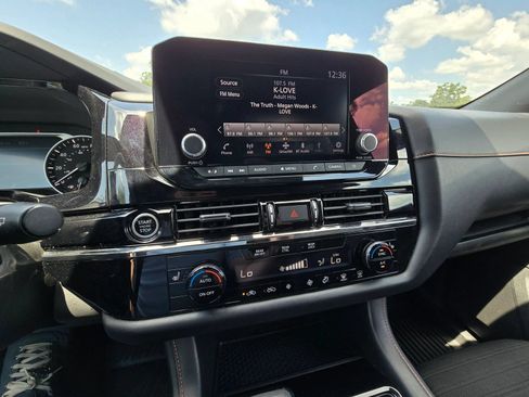 Used 2023 Nissan Pathfinder Rock Creek AWD/4WD image 15