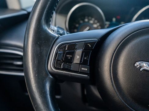 Used 2017 Jaguar F-PACE Premium image 70