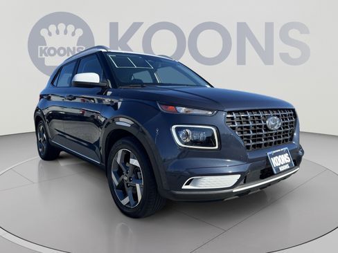 Used 2024 Hyundai Venue Limited FWD image 10
