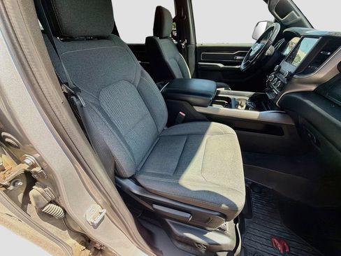 Used 2019 RAM 1500 Big Horn AWD/4WD image 32