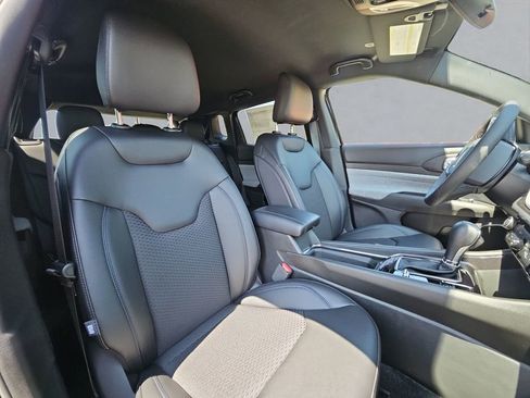 New 2025 Jeep Compass Latitude image 30