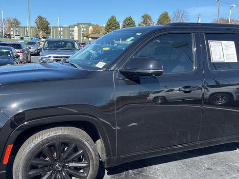 Used 2022 Jeep Grand Wagoneer Series I w/ Flexible Seating Group image 3