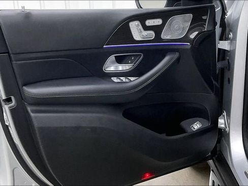 Used 2021 Mercedes-Benz GLS 450 4MATIC image 21