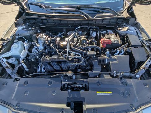 Used 2025 Nissan Altima 2.5 SV FWD image 34