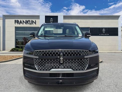 New 2026 Lincoln Navigator Reserve AWD/4WD image 2