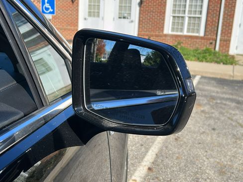 New 2025 Cadillac XT5 Premium Luxury image 9