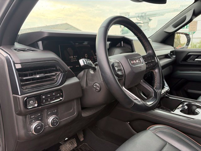 Used 2025 GMC Yukon AT4 AWD/4WD image 12