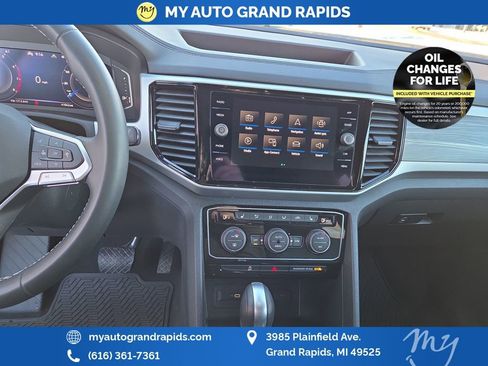 Used 2022 Volkswagen Atlas Cross Sport SE image 19