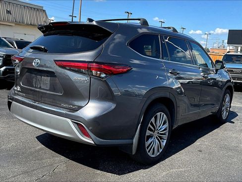 Used 2021 Toyota Highlander Platinum AWD/4WD image 6