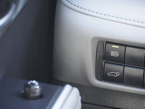 Certified 2023 Toyota Highlander LE image 38