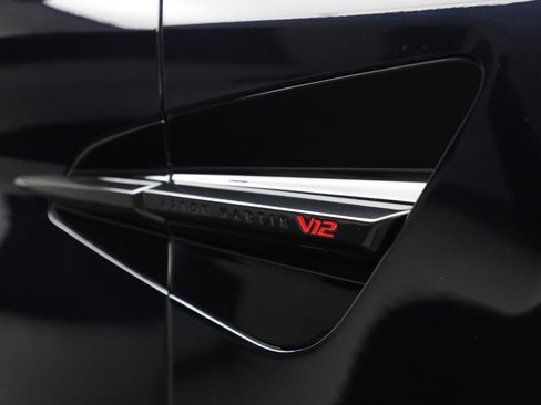 New 2025 Aston Martin Vanquish image 29
