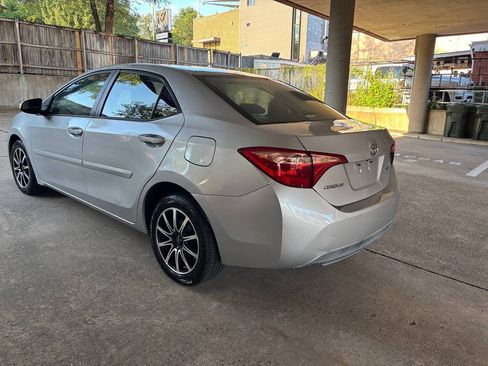 Used 2018 Toyota Corolla LE FWD image 8