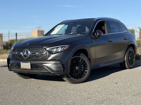 Used 2026 Mercedes-Benz GLC 300 image 2