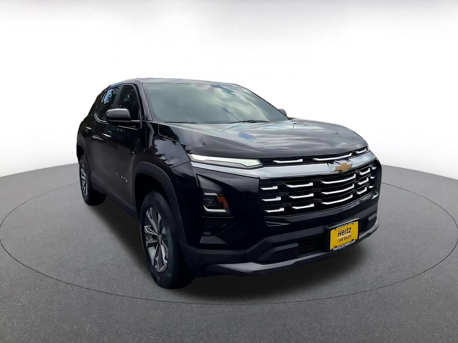 Used 2025 Chevrolet Equinox LT FWD image 3