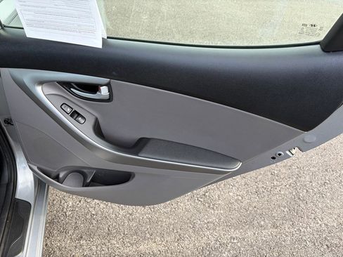 Used 2015 Hyundai Elantra Limited image 14