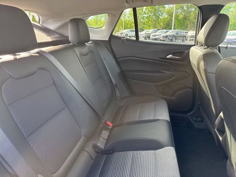 Used 2025 Chevrolet Trax LT w/ LT Convenience Package FWD image 25
