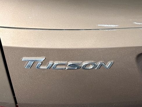 Used 2016 Hyundai Tucson Limited w/ Option Group 03 FWD image 25