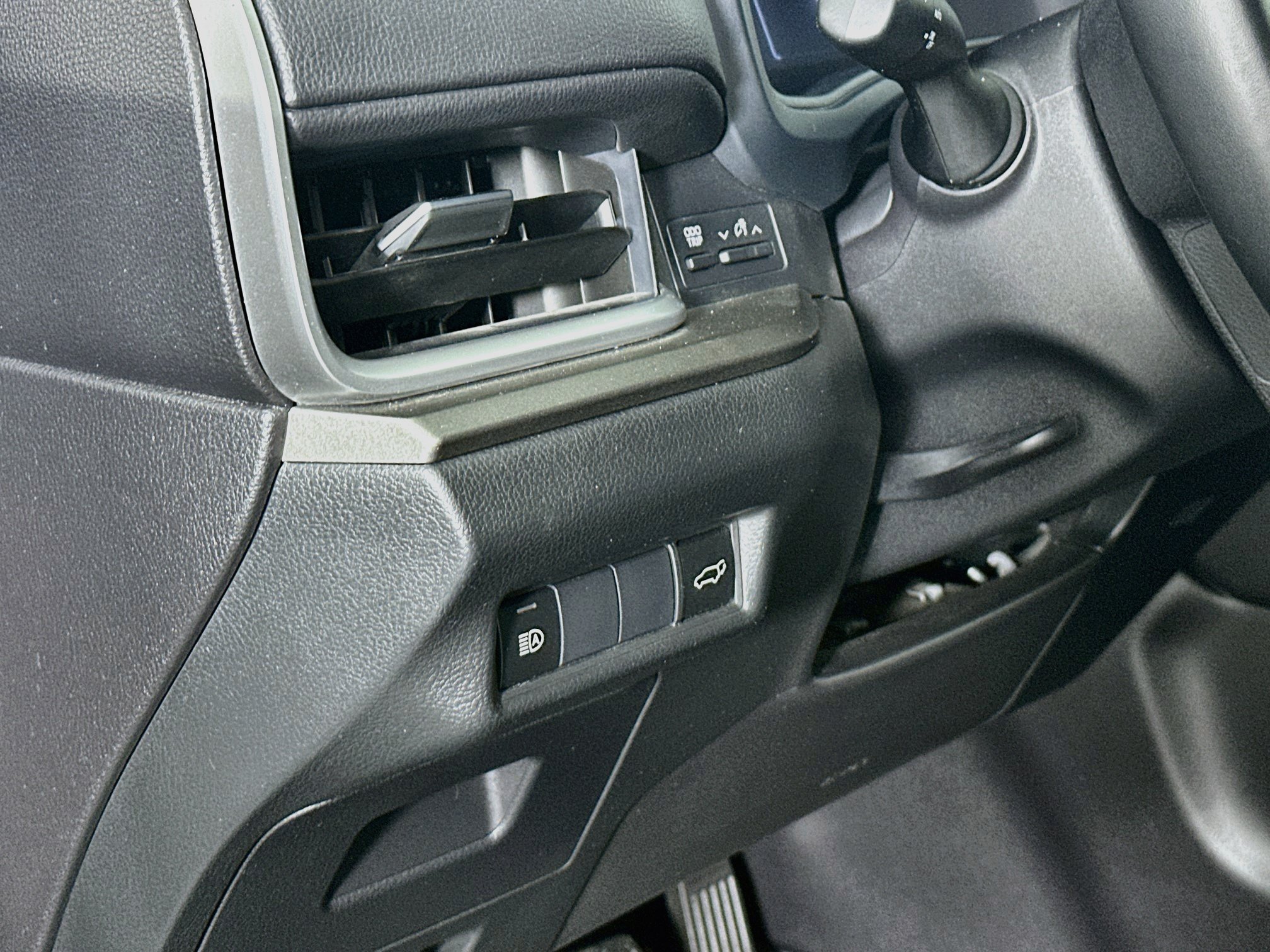 Used 2025 Toyota Grand Highlander AWD image 17