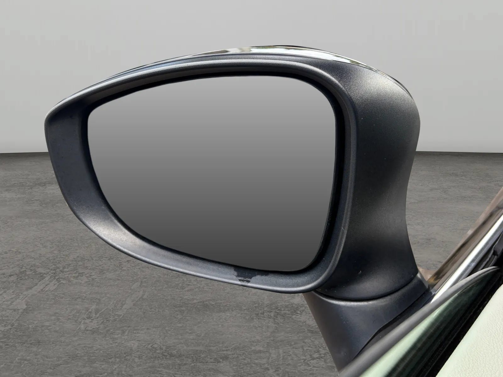 Used 2023 Chrysler Pacifica Touring-L FWD image 34