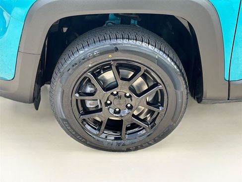 Used 2020 Jeep Renegade Altitude AWD/4WD image 28