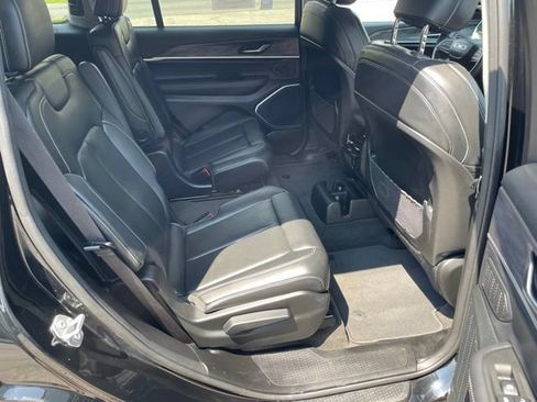 Used 2021 Jeep Grand Cherokee L Limited AWD/4WD image 14
