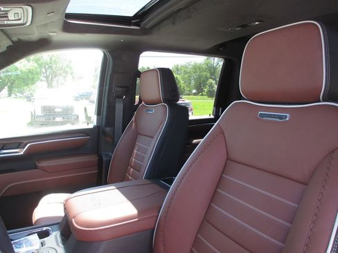New 2026 GMC Sierra 2500 Denali Ultimate AWD/4WD image 13
