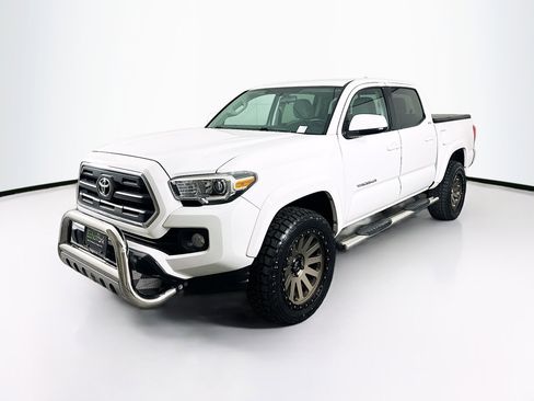 Used 2016 Toyota Tacoma SR5 image 3