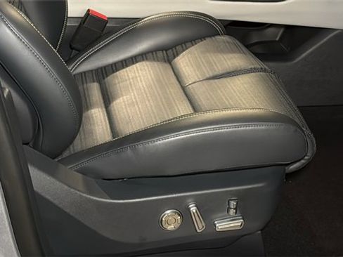 Used 2024 Lincoln Nautilus Reserve w/ Equipment Group 203A image 9