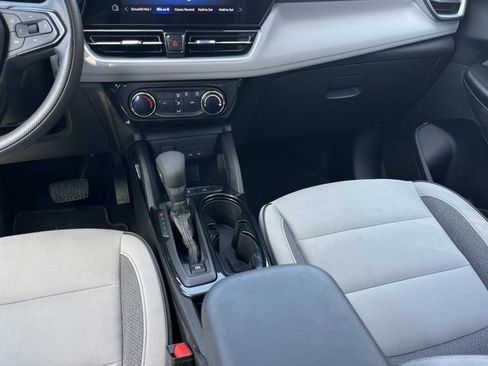 Used 2024 Chevrolet TrailBlazer LT FWD image 20